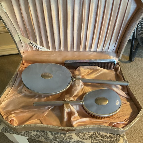 Pete line Art Deco 3 piece Vanity Set w/case - Picture 1 of 5